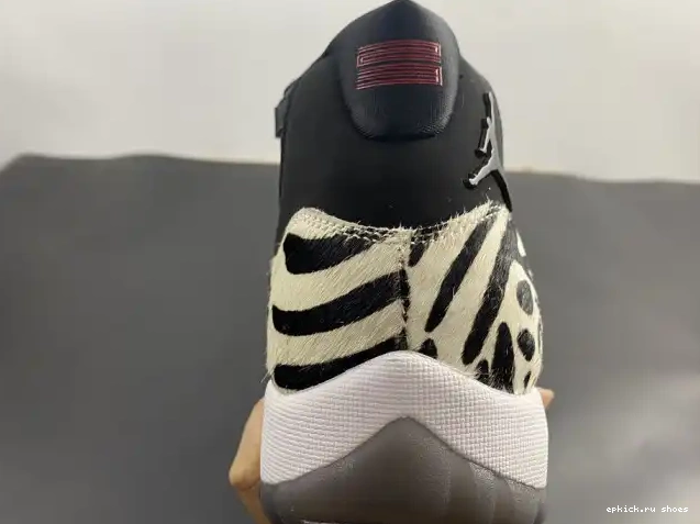 Rep 11 JORDAN INSTINCT AIR ANIMAL AR0715-010 0528